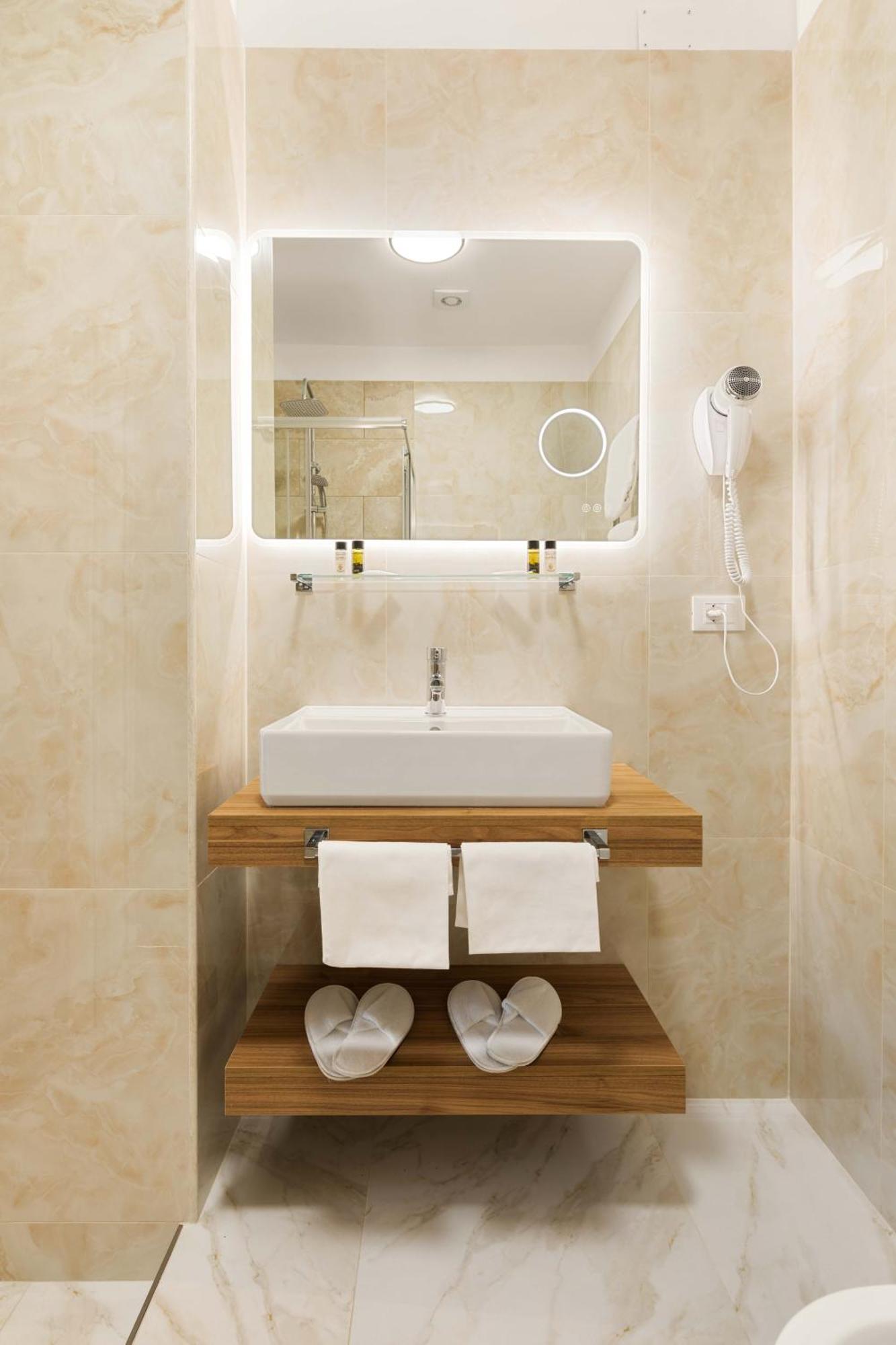 Albadea Deluxe Hotell Rom Exteriör bild